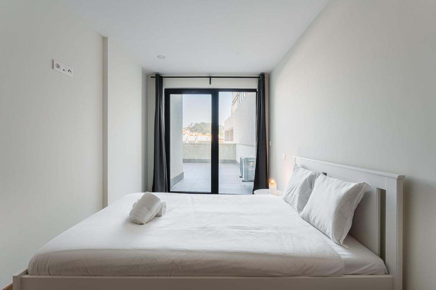 Guestready - Sleek Monochromatic In Bonfim Appartement Porto Buitenkant foto