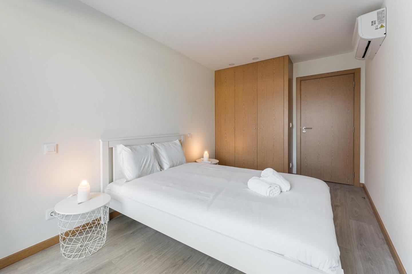 Guestready - Sleek Monochromatic In Bonfim Appartement Porto Buitenkant foto